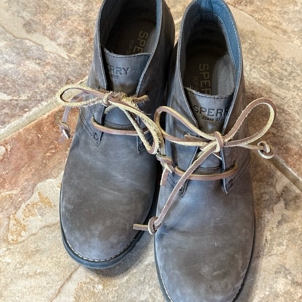 BEAUTIFUL SPERRY WEDGE BOOTIES!